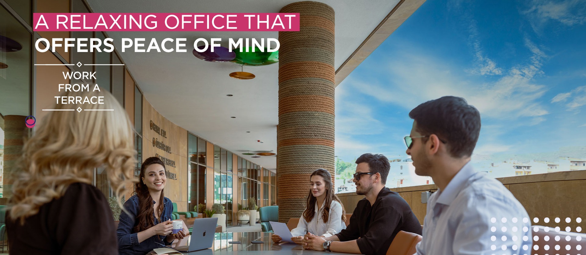 A relaxing office that offers peace of mind.